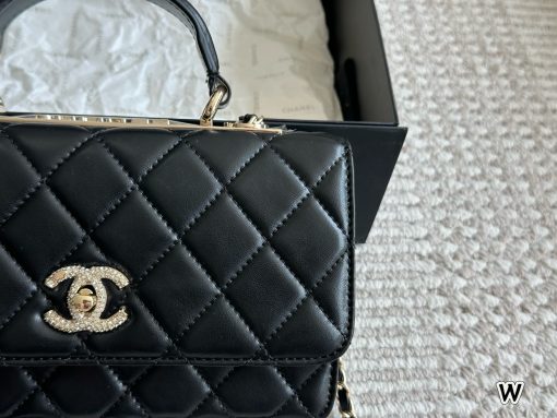 CHANEL handbag - Image 9