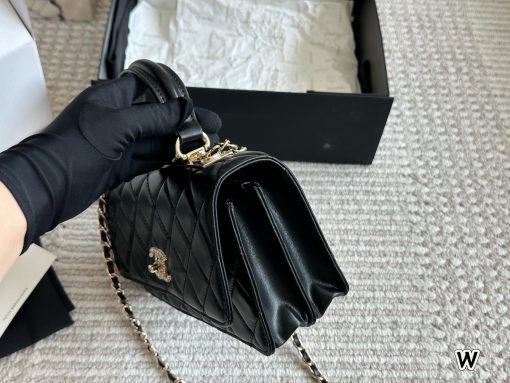 CHANEL handbag - Image 8