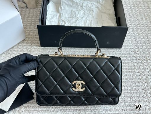 CHANEL handbag - Image 5