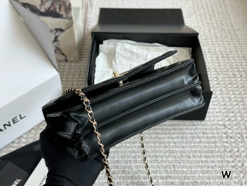 CHANEL handbag - Image 4