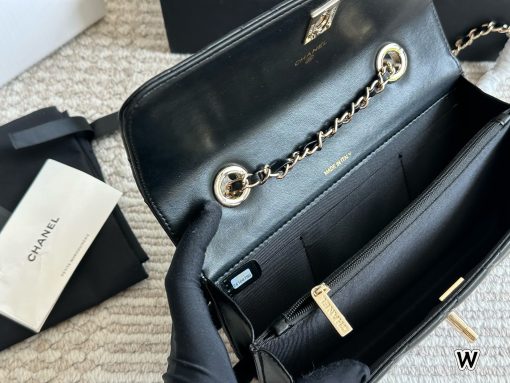 CHANEL handbag - Image 2