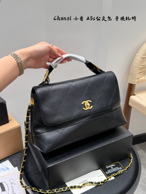 CHANEL handbag - Image 10