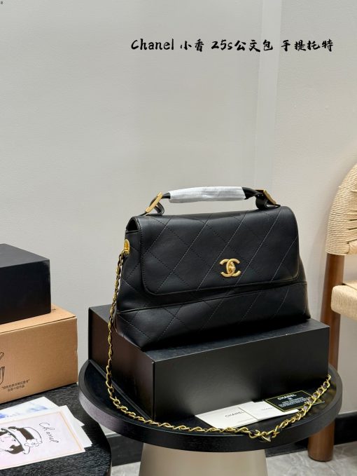 CHANEL handbag - Image 4