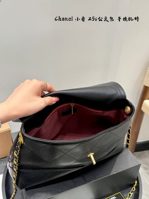 CHANEL handbag - Image 2