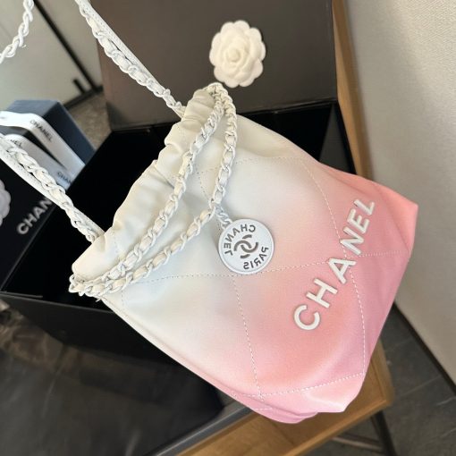 CHANEL Garbage bag - Image 9