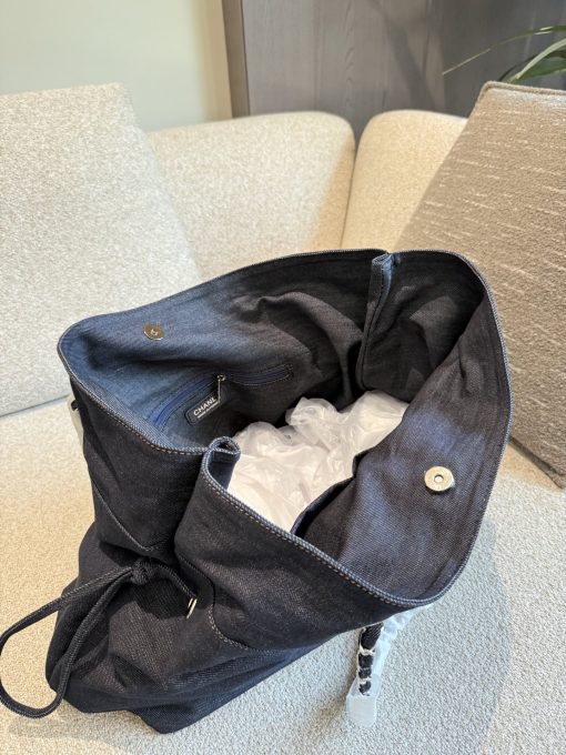 CHANEL shopping bag - Image 4