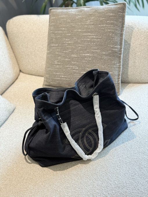 CHANEL shopping bag - Image 2