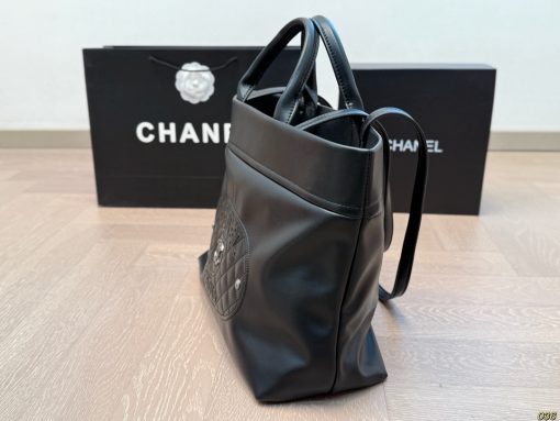 CHANEL tote bag - Image 9