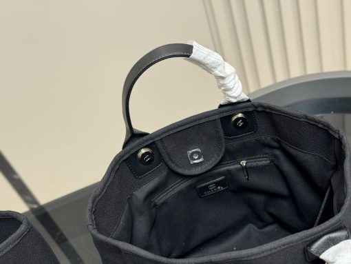 CHANEL beach bag - Image 7