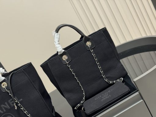 CHANEL beach bag - Image 4