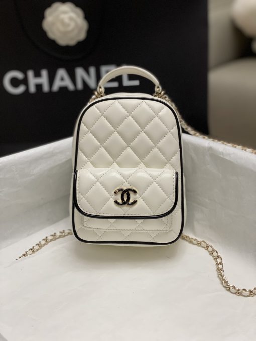 CHANEL crossbody bag