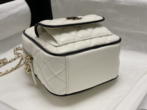 CHANEL crossbody bag - Image 7
