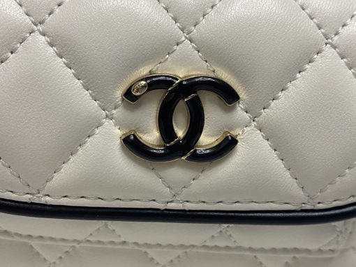 CHANEL crossbody bag - Image 5