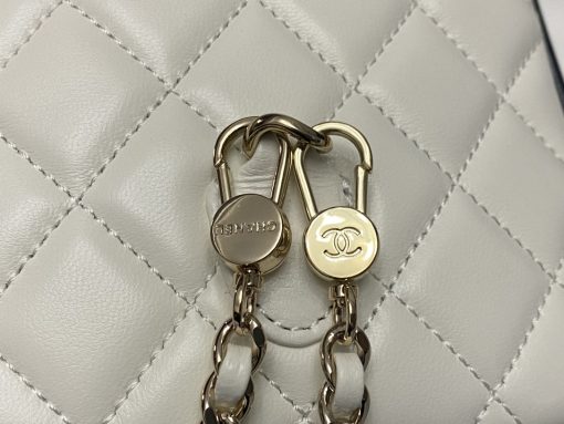 CHANEL crossbody bag - Image 4