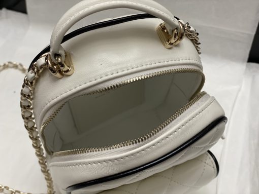 CHANEL crossbody bag - Image 3
