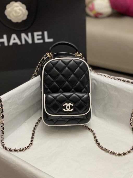 CHANEL crossbody bag