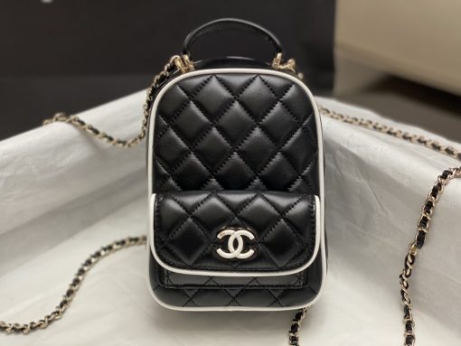 CHANEL crossbody bag - Image 9