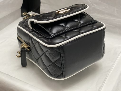 CHANEL crossbody bag - Image 5