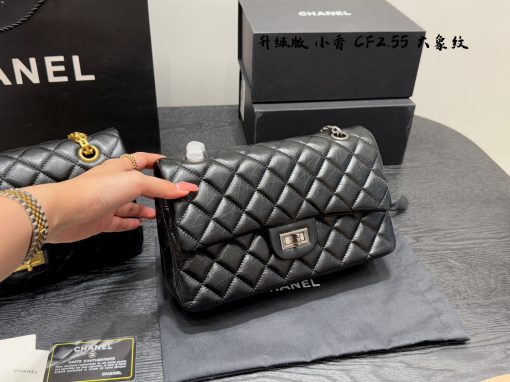 CHANEL chain bag - Image 7