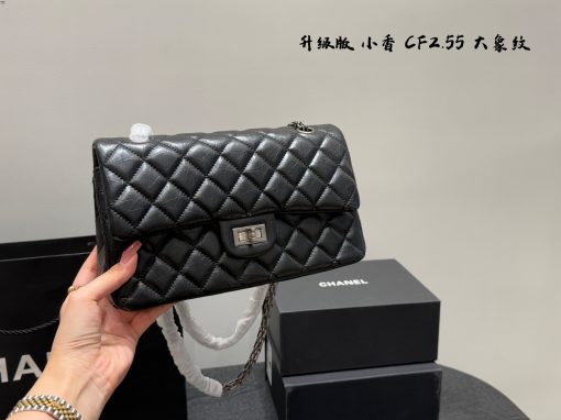 CHANEL chain bag - Image 6