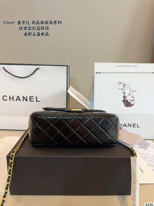 CHANEL crossbody bag - Image 5