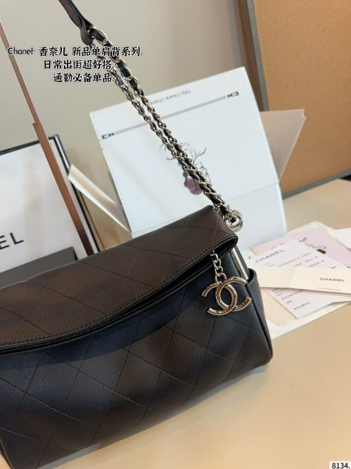 CHANEL crossbody bag - Image 8