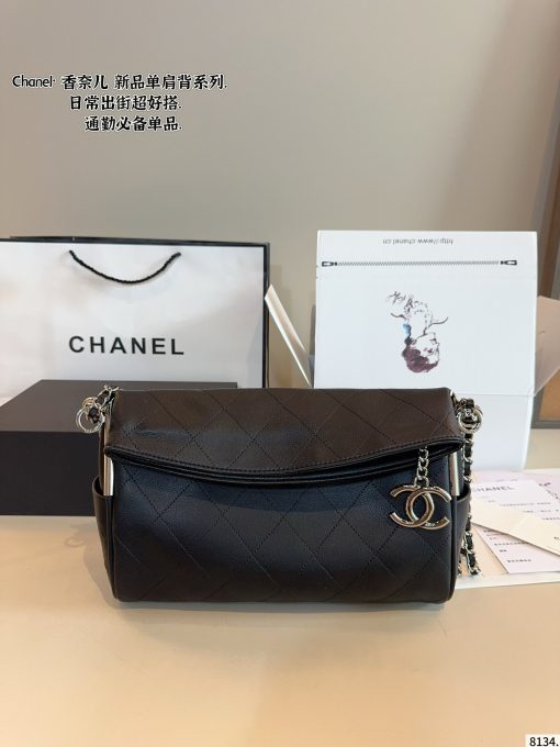 CHANEL crossbody bag - Image 4