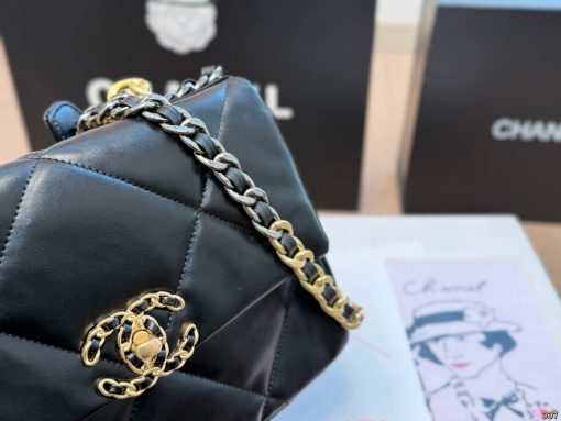 CHANEL crossbody bag - Image 8