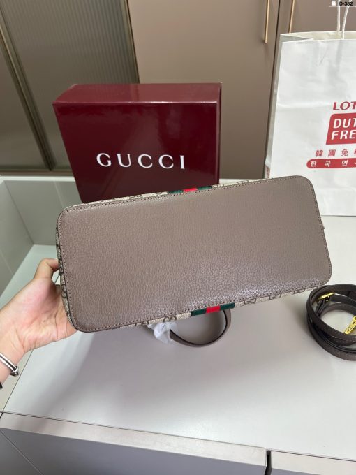 GUCCI shell bag - Image 8
