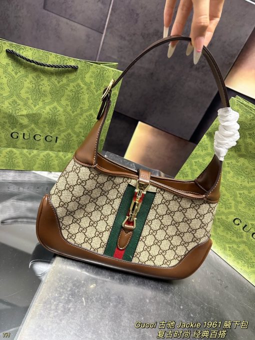 GUCCI underarm bag - Image 9