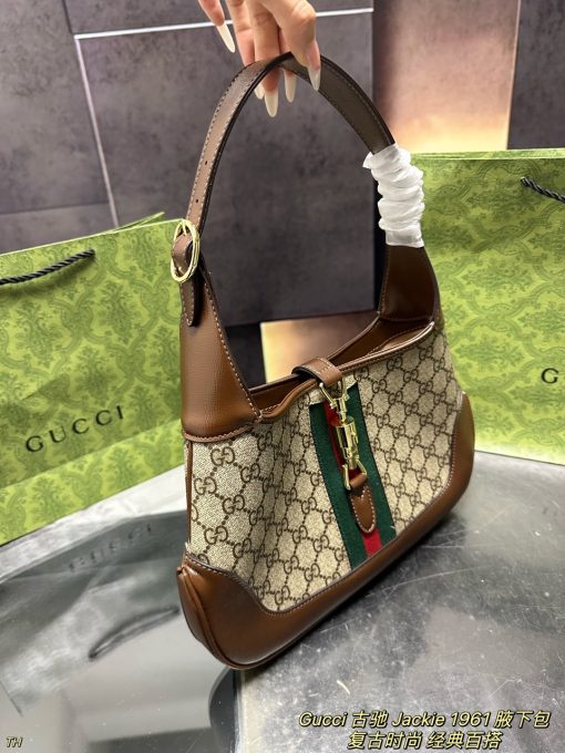 GUCCI underarm bag - Image 8