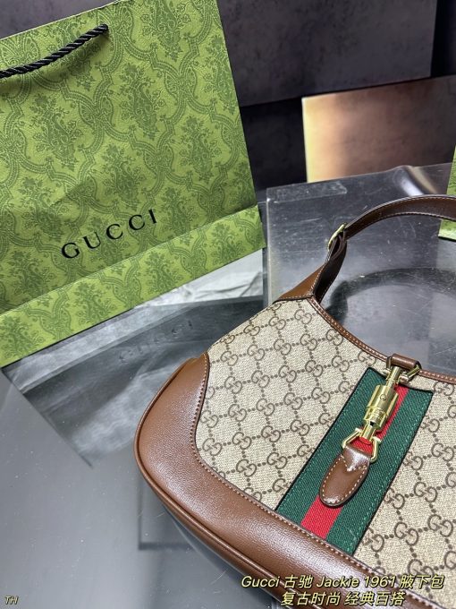 GUCCI underarm bag - Image 3