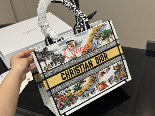 DIOR shopping bag - Image 9