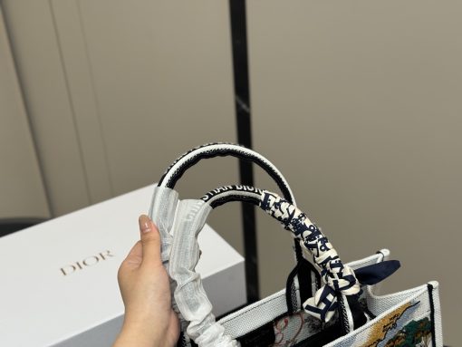 DIOR shopping bag - Image 8