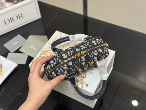 DIOR pillow bag - Image 8