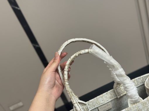 DIOR shopping bag - Image 8