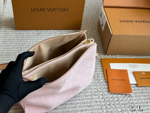 Lv Coussin clutch bag - Image 10