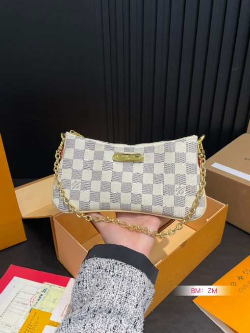 LV Mahjong bag - Image 3