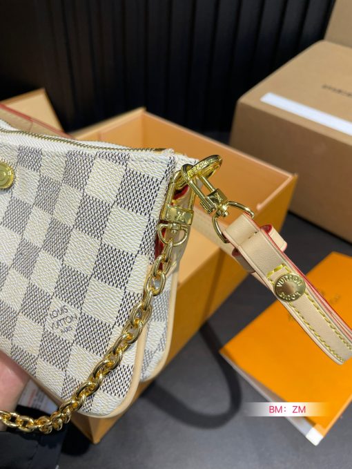 LV Mahjong bag - Image 7