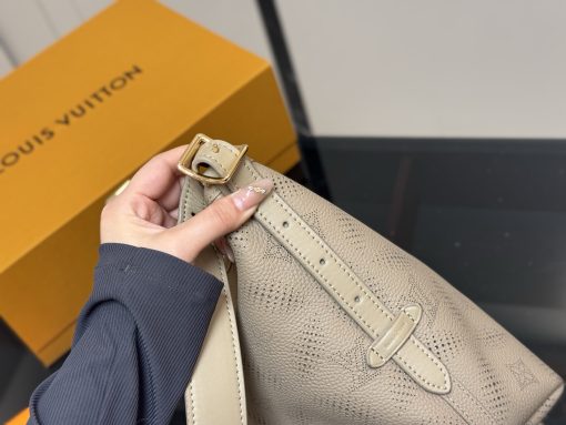 LV Carryall tote bag - Image 8
