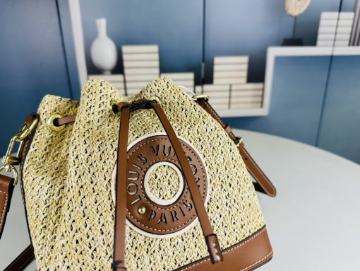 LV NOE PURSE - Image 5
