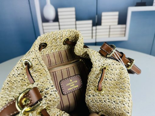 LV NOE PURSE - Image 9