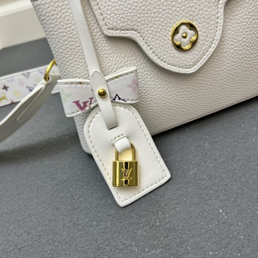 LV Capucines - Image 5