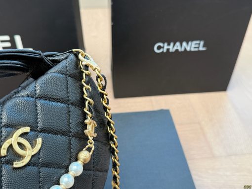 Chanel pearl bag - Image 4