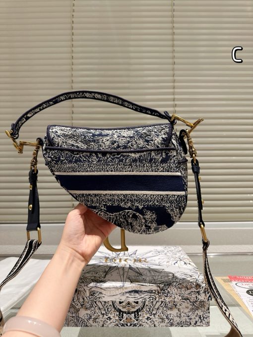 Dior saddle bag - Image 3