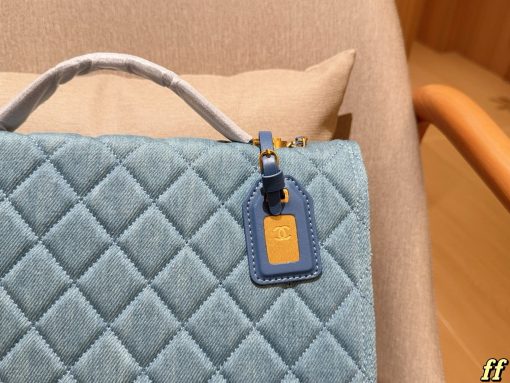 Chanel messenger bag - Image 4