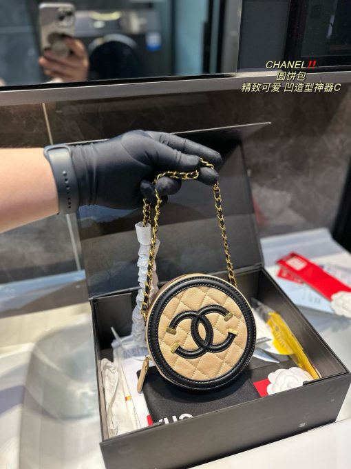 CHANEL round bread - Image 4