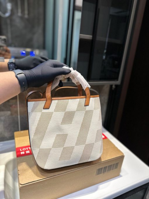 HERMES shopping bag - Image 10